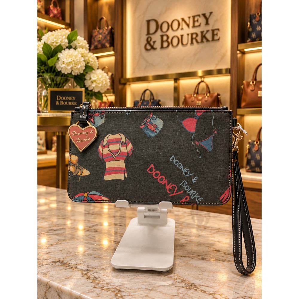 W295 Dooney & Bourke Y2K summer beach wristlet